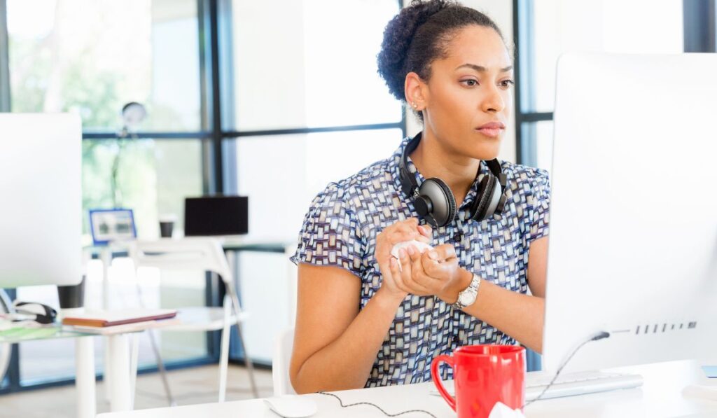 office worker woman headphones