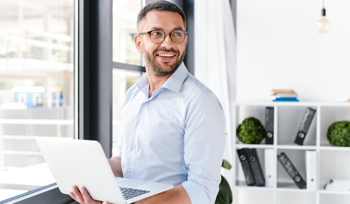 male specialist at the office